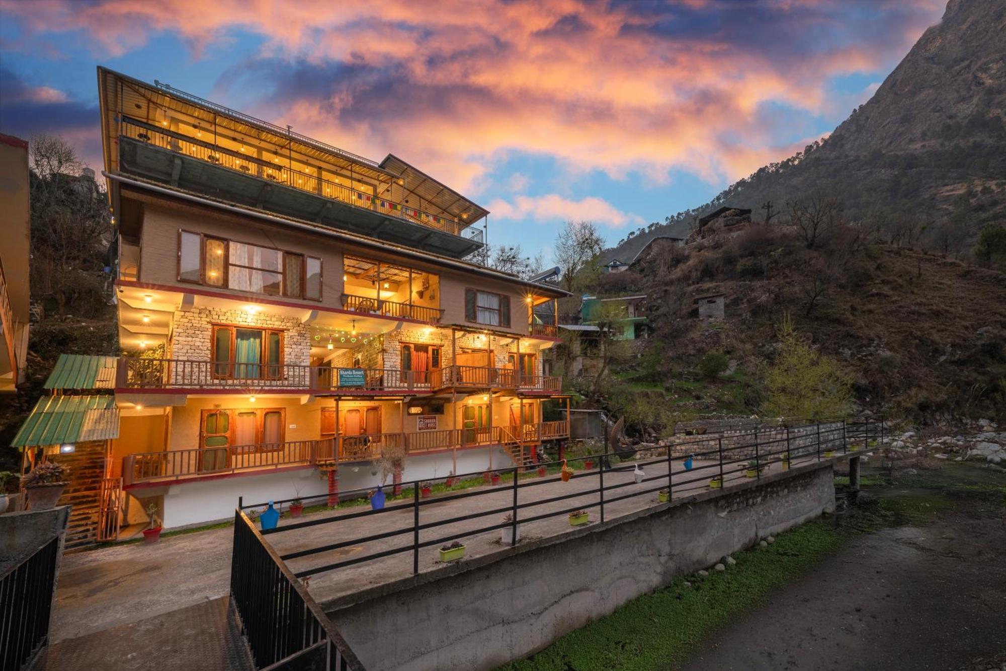 Sharda Resort-Tirthan Valley Banjār المظهر الخارجي الصورة