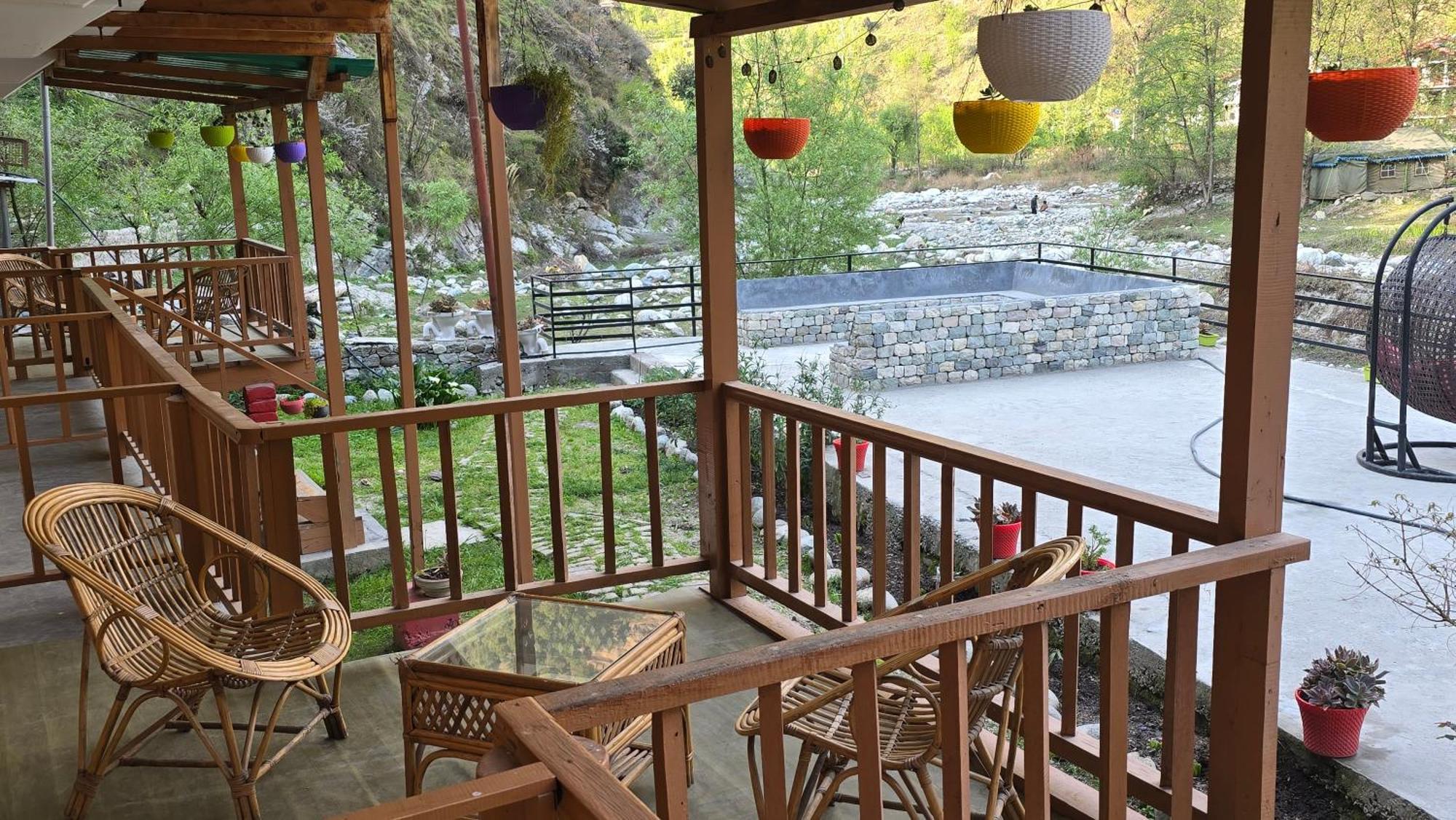 Sharda Resort-Tirthan Valley Banjār المظهر الخارجي الصورة